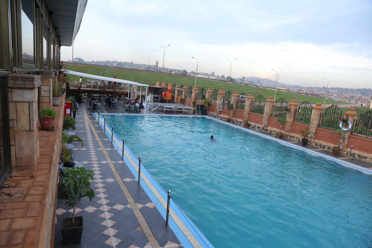 La Grande Hotel คัมพาลา ภายนอก รูปภาพ